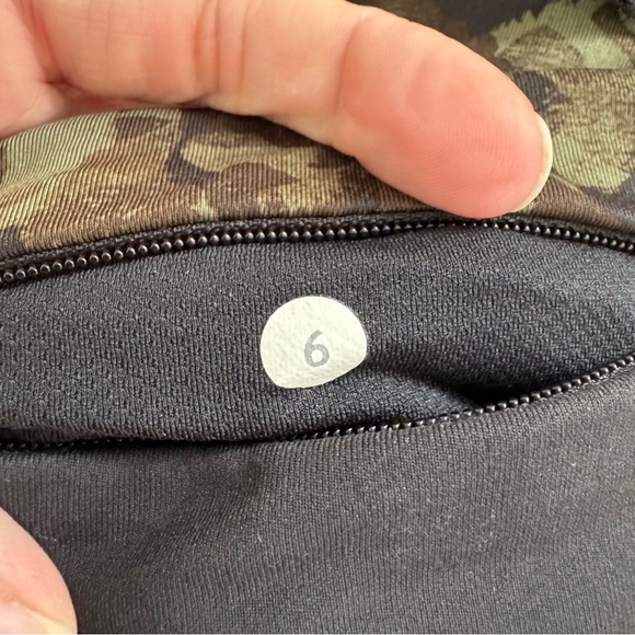 Lululemon Speed Tight III in Mystic Jungle Fatigue Green - Picture 8 of 8